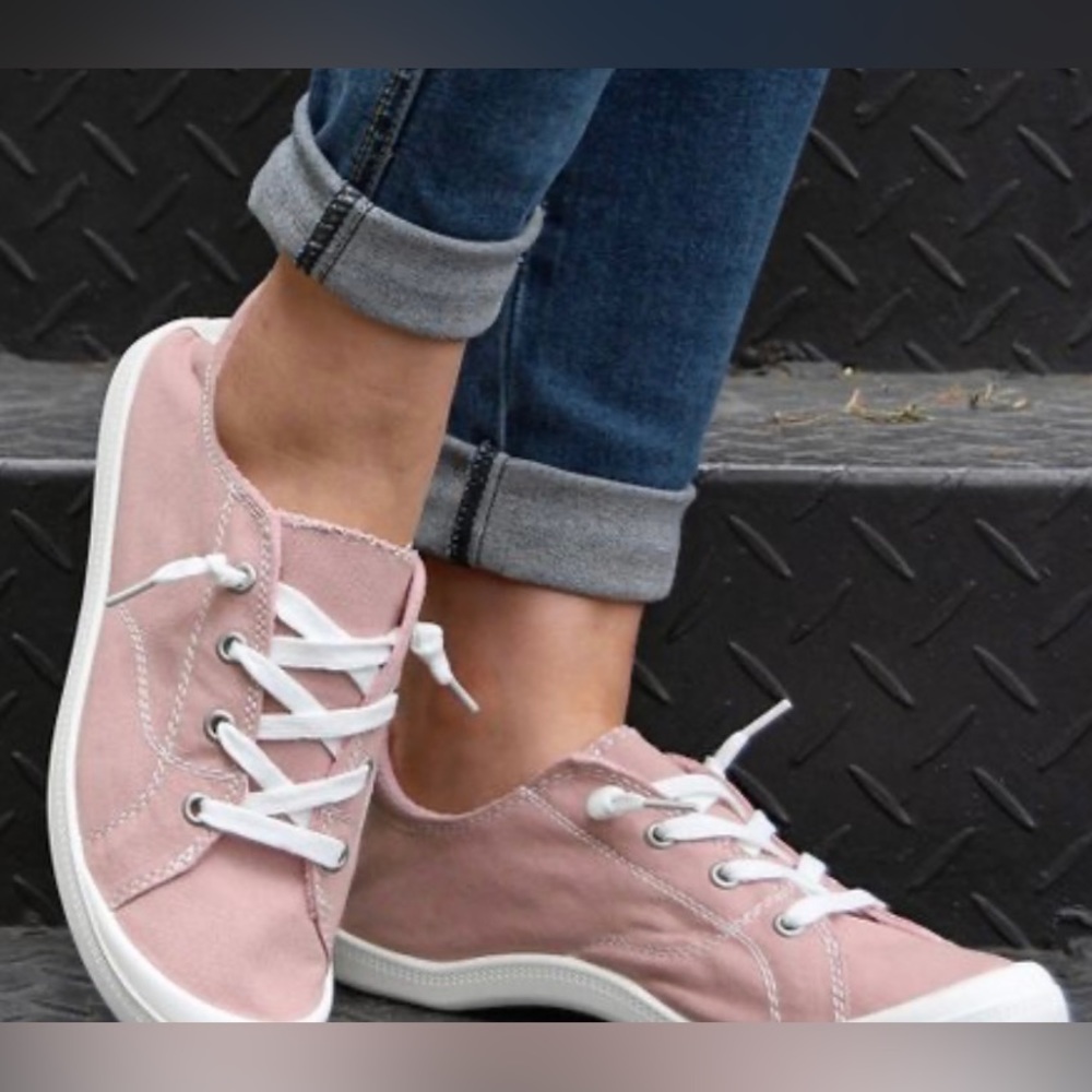 ROSY | Light Pink Contrast-Stitch Sneaker - Women